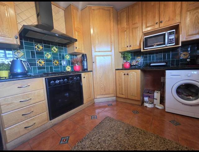 3 BEDROOM TOWNHOUSE FOR SALE IN BRACKENDOWNS